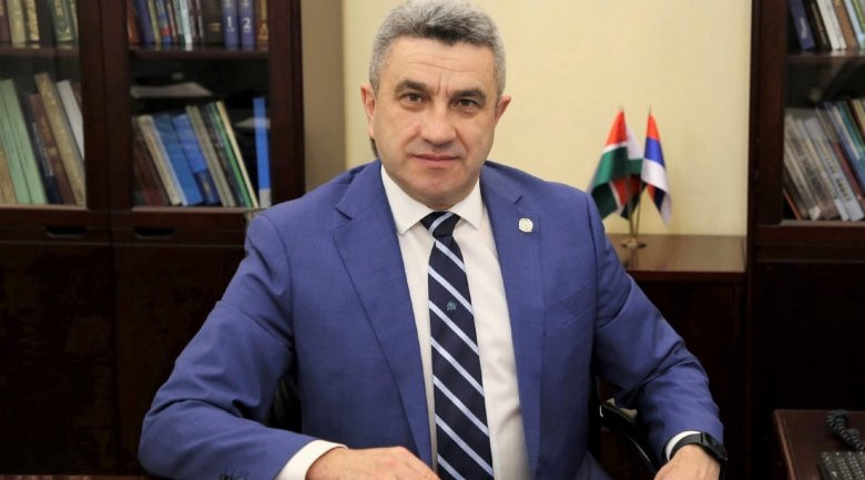 Министр образования Татарстана предложил установить памятник учителям - Новости